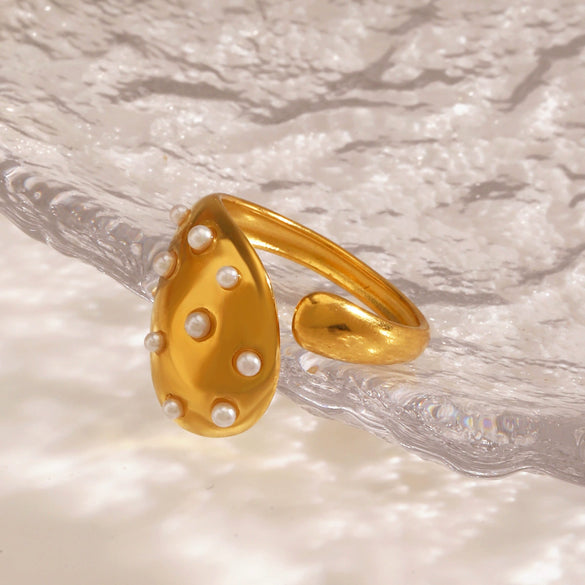 Wholesale Women's Stainless Steel Geometric Ring With Pearl Inlaid And Electroplating Treatment