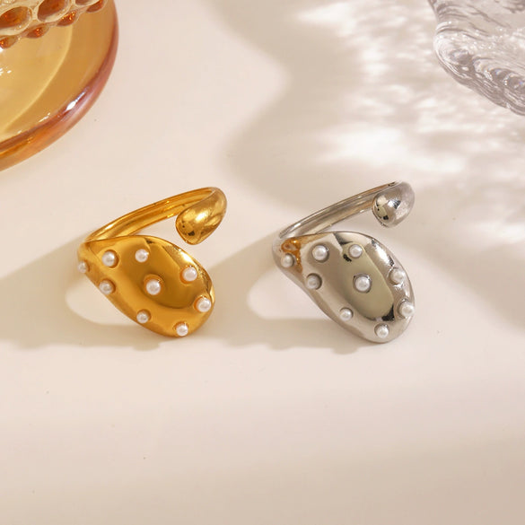 Wholesale Women's Stainless Steel Geometric Ring With Pearl Inlaid And Electroplating Treatment