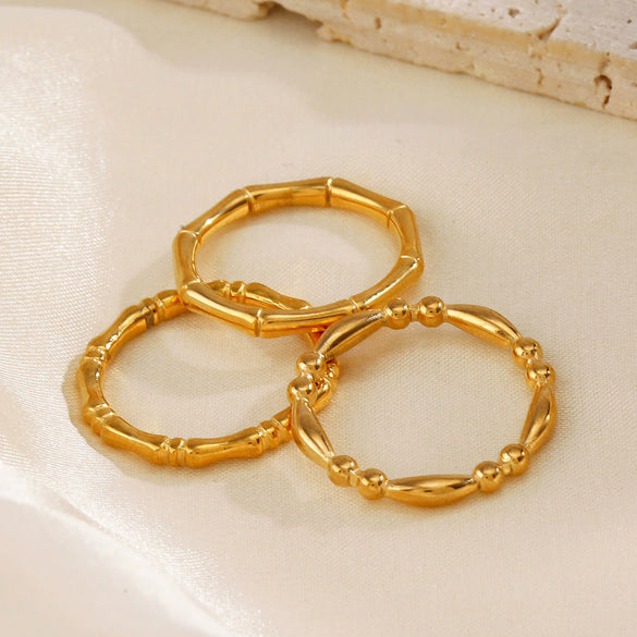 Wholesale Women's Stainless Steel Geometric Round Ring With Plant Flowers Pattern And 18K Gold Plated Electroplating