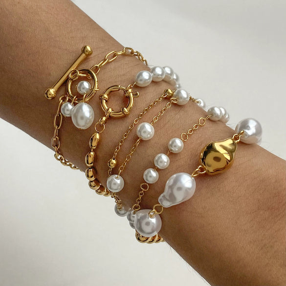 Wholesale Women's Stainless Steel Geometric Style Electroplated Specialshaped Pearl Bracelet