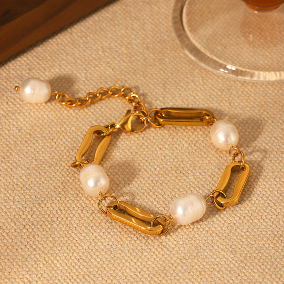 Wholesale Women's Stainless Steel Geometric Style 18K Goldplated Electroplated Freshwater Pearl Bracelet