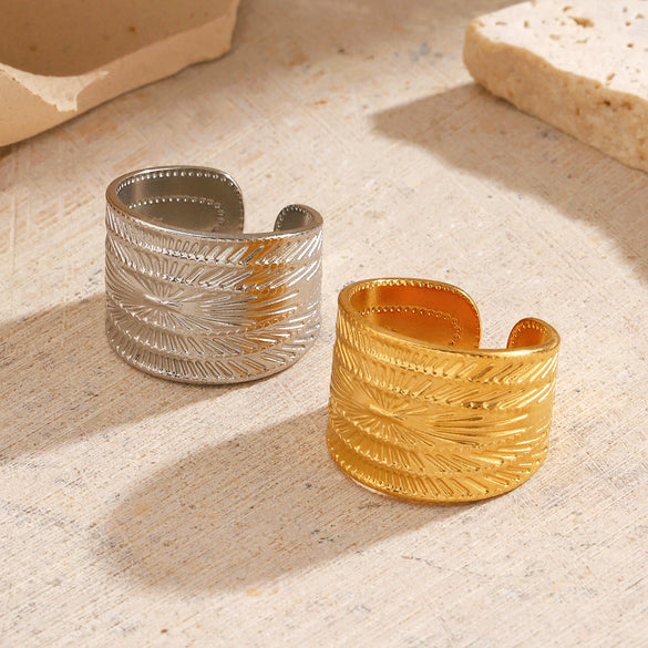 Wholesale Women's Stainless Steel Geometric Wide Face Retro Style Hip Hop Opening Ring With 18K Gold Plated Electroplating