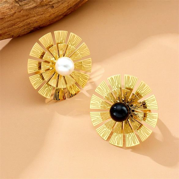 Wholesale Women's Stainless Steel Gold Plated Jewelry Set With Flower Pattern And Pearl Inlay