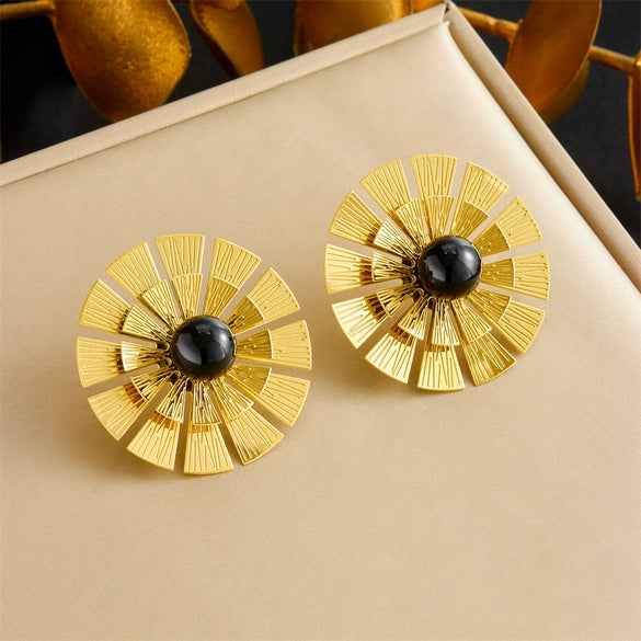 Wholesale Women's Stainless Steel Gold Plated Jewelry Set With Flower Pattern And Pearl Inlay