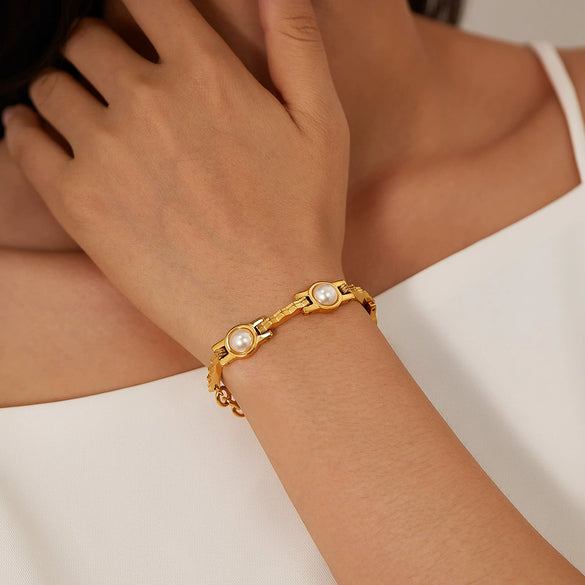 Wholesale Women's Stainless Steel Goldplated Geometric Pearl Chain Bracelet With Original And Minimalist Design