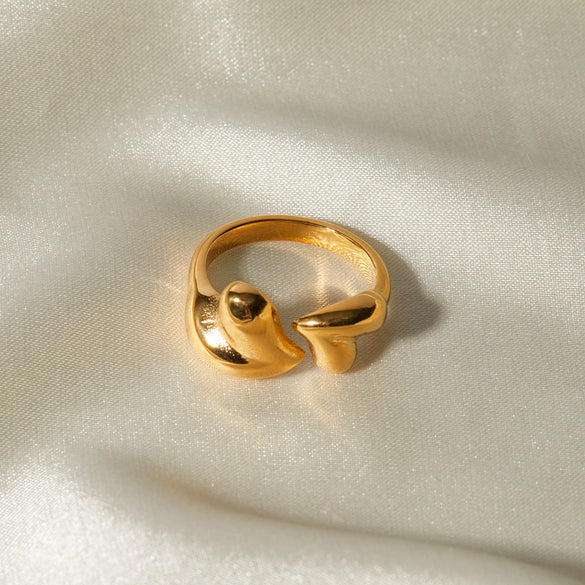 Wholesale Women's Stainless Steel Goldplated Heart Shape Ring