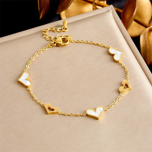 Wholesale Women's Stainless Steel Heart Shape Hollow Smooth Gold Plated Electroplated Fashion Bracelet