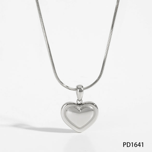 Wholesale Women's Stainless Steel Heart Shape Light Luxury Style Real Gold Plated Love Pendant Necklace