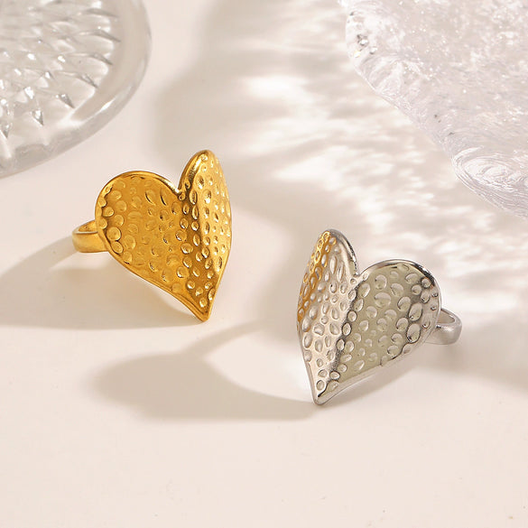 Wholesale Women's Stainless Steel Heartshaped Hammer Pattern 18K Goldplated Ring