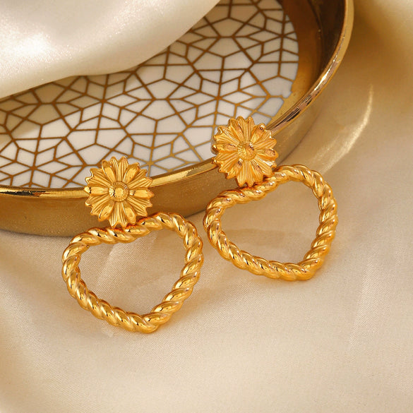 Wholesale Women's Stainless Steel Heartshaped 18K Goldplated Love Earrings With Electroplating Treatment