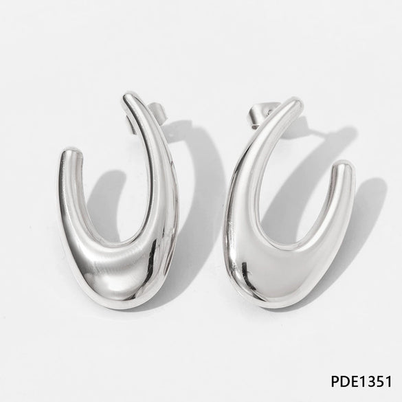 Wholesale Women's Stainless Steel Hollow Earrings With Geometric Style And Electroplating Treatment