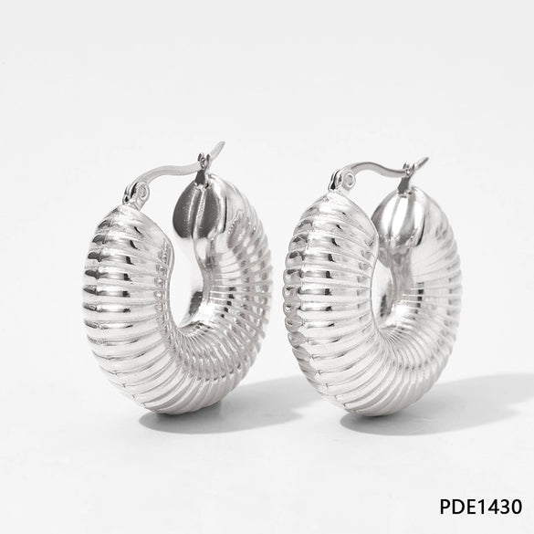 Wholesale Women's Stainless Steel Hollow Earrings With Geometric Style And Electroplating Treatment