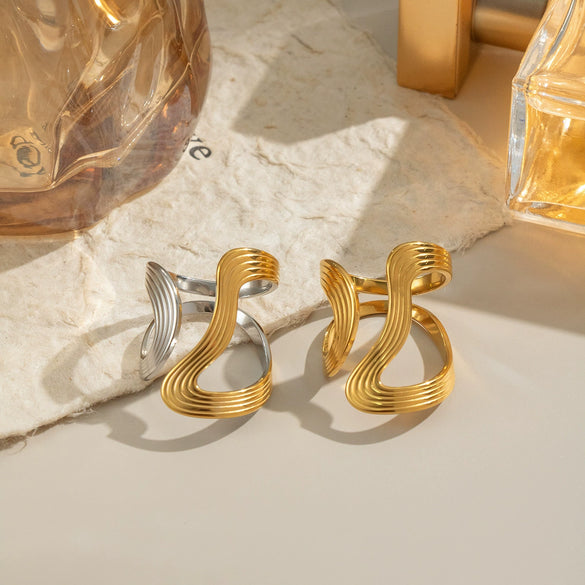 Wholesale Women's Stainless Steel Irregular Lines Exaggerated Simple Geometric Ring With Color Matching And Non Fading Electroplating In Ins Style