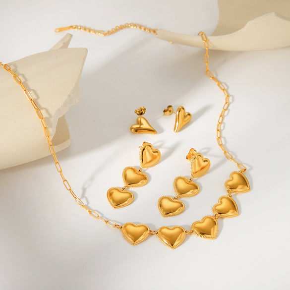 Wholesale Women's Stainless Steel Jewelry Set With Heartshaped And Geometric Elements Electroplating Treatment