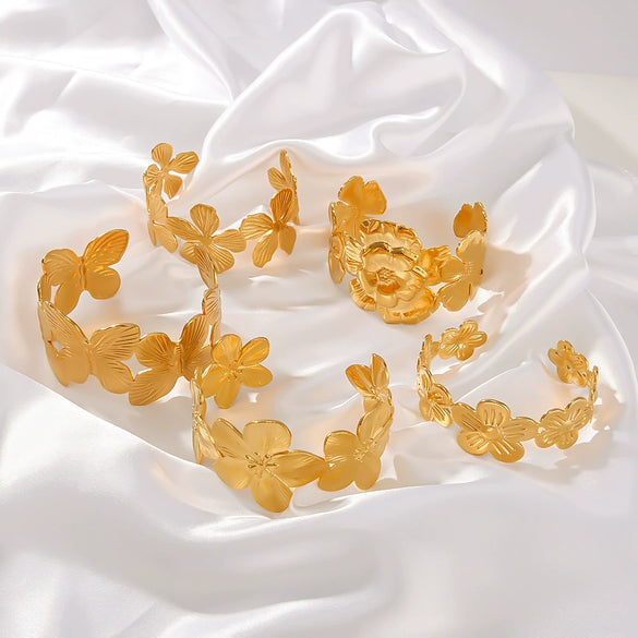Wholesale Women's Stainless Steel 18K Color Bracelet With Leaf Butterfly Flower Stitching And Creative Opening Electroplated