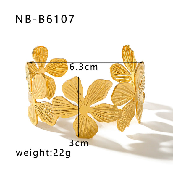 Wholesale Women's Stainless Steel 18K Color Bracelet With Leaf Butterfly Flower Stitching And Creative Opening Electroplated