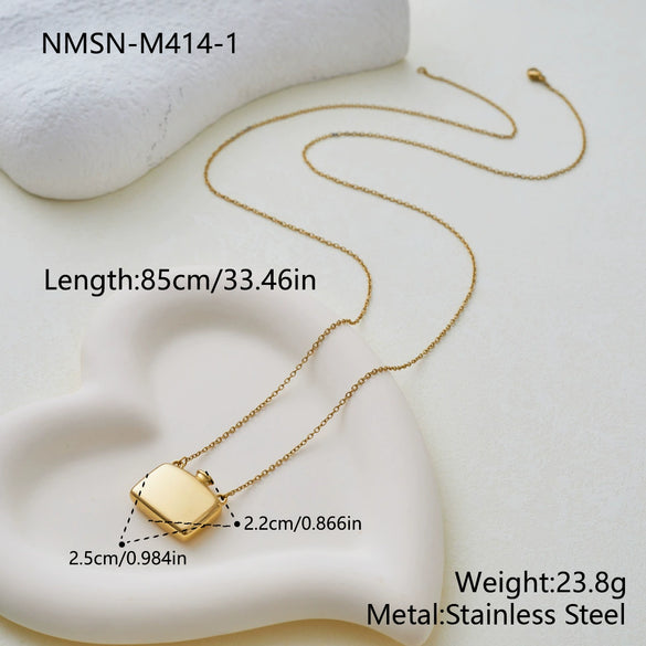 Wholesale Women's Stainless Steel 18K Gold Electroplated Geometric Hollow Necklace For Clavicle