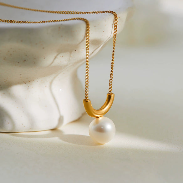 Wholesale Women's Stainless Steel 18K Gold Electroplated Geometric Hollow Necklace For Clavicle