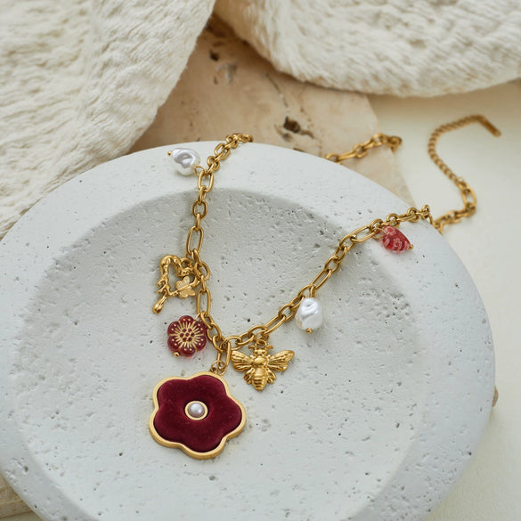 Wholesale Women's Stainless Steel 18K Gold Electroplated Geometric Pearl Bee Pendant Clavicle Necklace