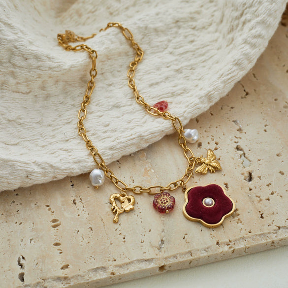Wholesale Women's Stainless Steel 18K Gold Electroplated Geometric Pearl Bee Pendant Clavicle Necklace
