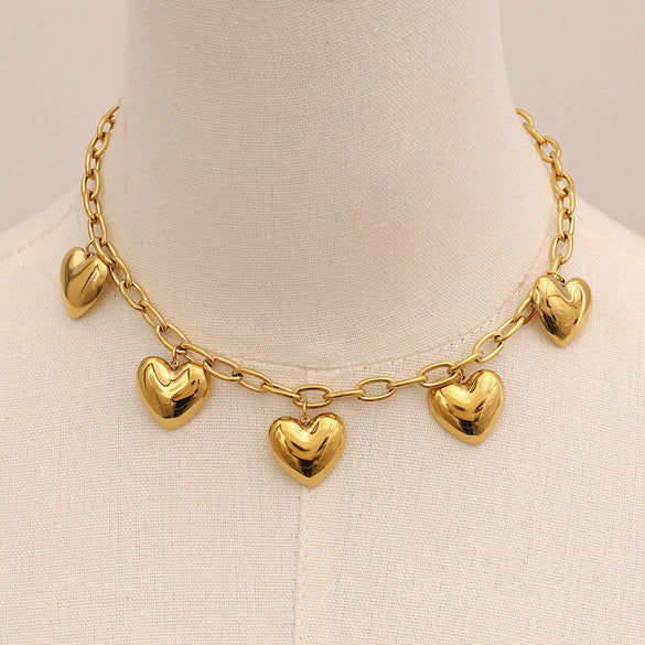 Wholesale Women's Stainless Steel Love Heart Shape Pendant Necklace With Electroplating Treatment