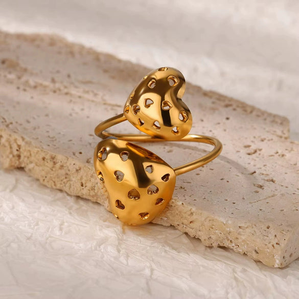Wholesale Women's Stainless Steel Love Shaped Geometric Ring With Electroplating