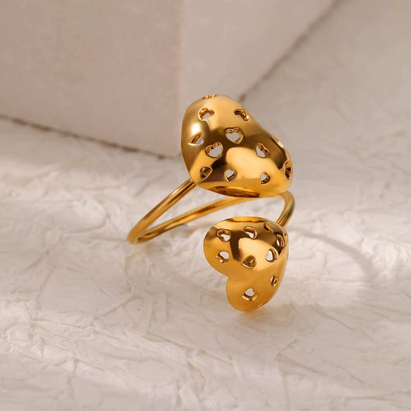 Wholesale Women's Stainless Steel Love Shaped Geometric Ring With Electroplating