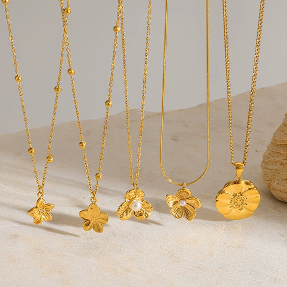 Wholesale Women's Stainless Steel Necklace With Flower Pendant Vacuum Real Gold Plated In Pvd Furnace And Black Rope Chain