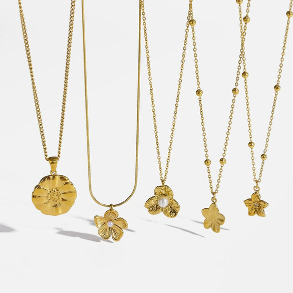 Wholesale Women's Stainless Steel Necklace With Flower Pendant Vacuum Real Gold Plated In Pvd Furnace And Black Rope Chain