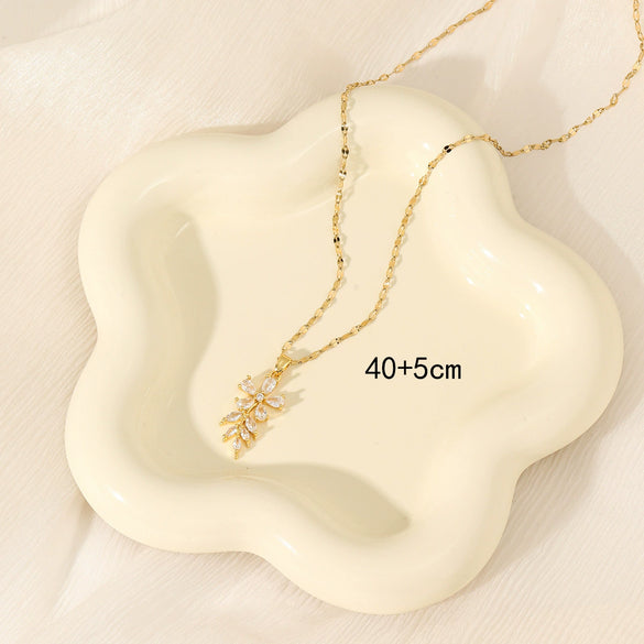 Wholesale Women's Stainless Steel Necklace With Mixed Gemstone Setting Flower Pendant Electroplated Lip Chain Simple Geometric Style