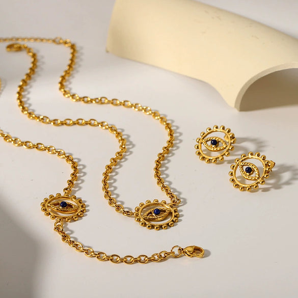 Wholesale Women's Stainless Steel Necklace With Retro Hollow Angel Eye Pendant 18K Gold Plated Geometric Pattern Vacuum Real Gold Electroplating In Pvd Furnace
