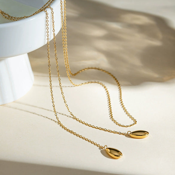 Wholesale Women's Stainless Steel Ocean Series Geometric Shell Pendant Necklace With Electroplating