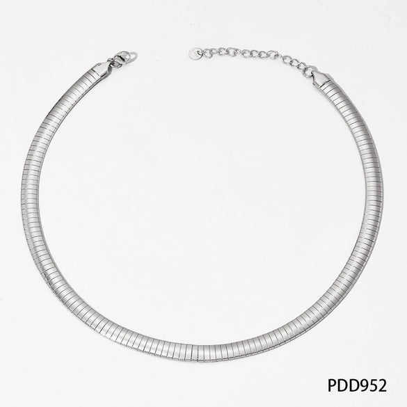 Wholesale Women's Stainless Steel Omega Chain Necklace With Thick And Thin Striped Design And Electroplating Process Geometric Style