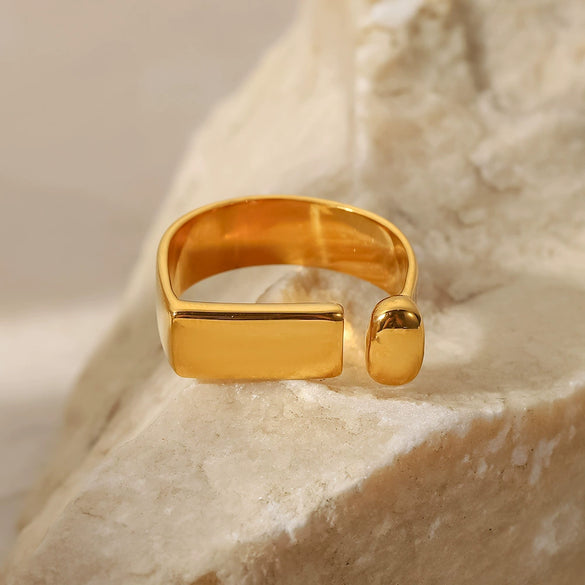 Wholesale Women's Stainless Steel Open Exclamation Mark Ring With Square Design And 18K Gold Electroplating