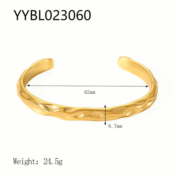 Wholesale Women's Stainless Steel Open Hammer Bracelet 18K Gold Plated With Vacuum Real Gold Electroplating In Pvd Furnace