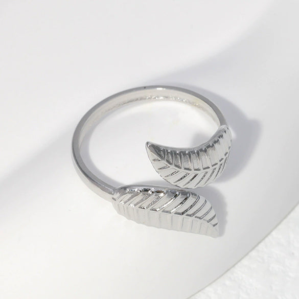 Wholesale Women's Stainless Steel Open Ring With Leaf Design And Electroplating Small Fresh Style