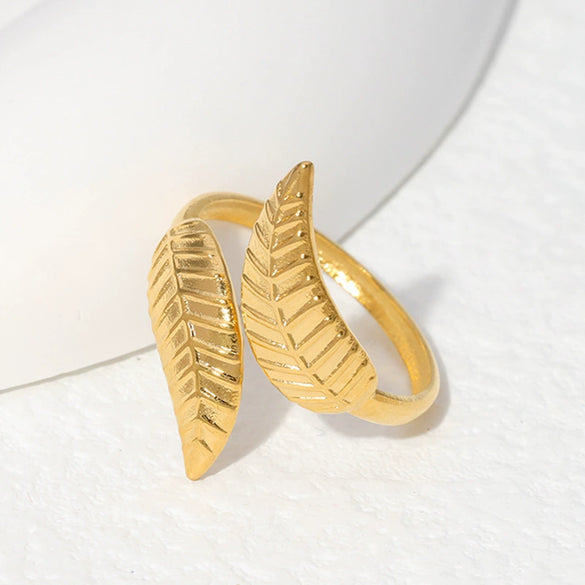Wholesale Women's Stainless Steel Open Ring With Leaf Design And Electroplating Small Fresh Style