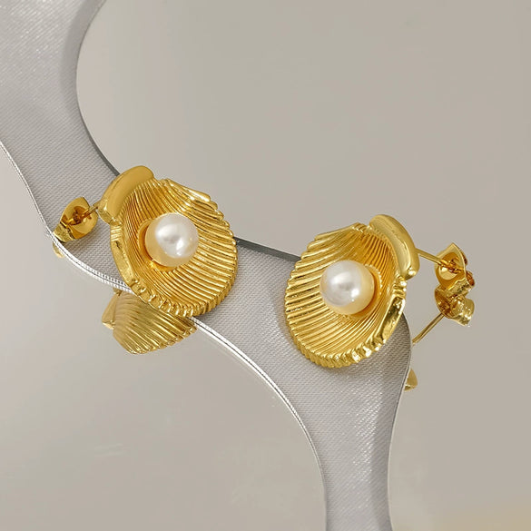 Wholesale Women's Stainless Steel Pearl Geometric Earrings With Electroplating Simple Minimalist Style