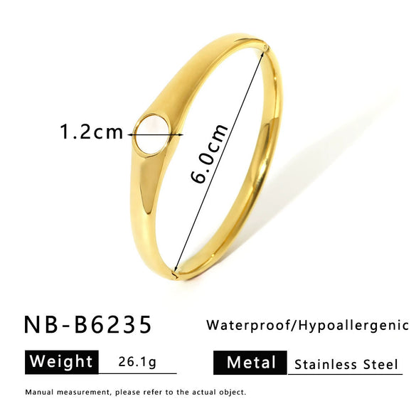 Wholesale Women's Stainless Steel Quadrilateral Bracelet With Diamond Texture 18K Gold Plated By Vacuum Plating In Furnace