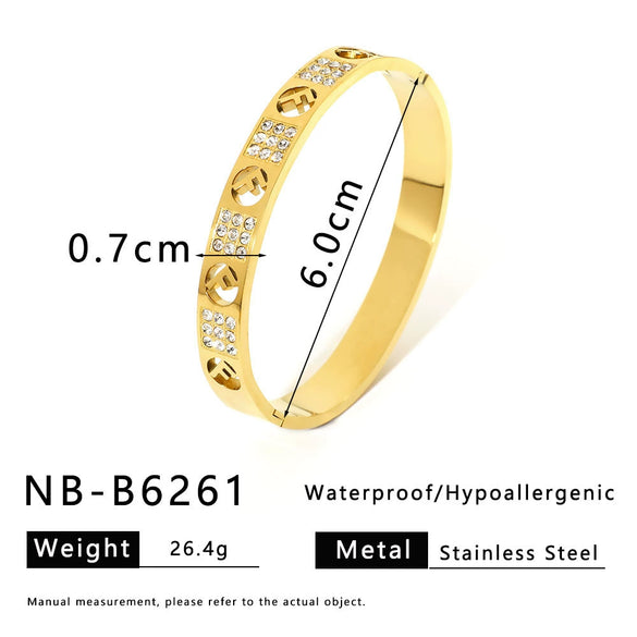Wholesale Women's Stainless Steel Quadrilateral Diamond Texture Bracelet 18K Gold Plated With Electroplating Process