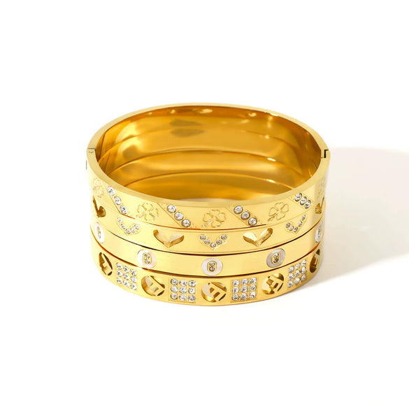 Wholesale Women's Stainless Steel Quadrilateral Diamond Texture Bracelet 18K Gold Plated With Electroplating Process