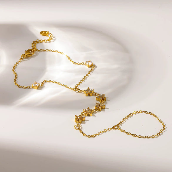 Wholesale Women's Stainless Steel Real Gold Plated Geometric Flower Wrist Chain Bracelet Niche Jewelry