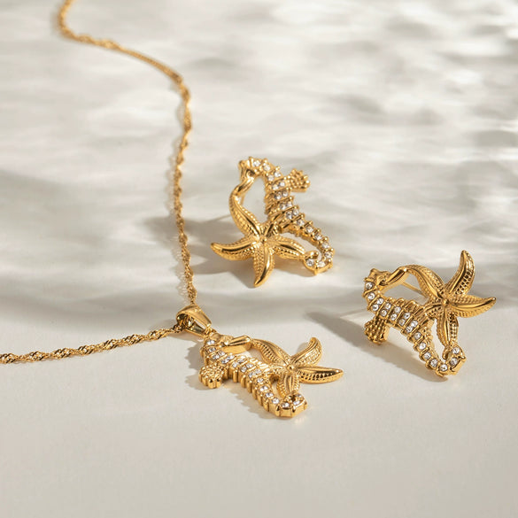 Wholesale Women's Stainless Steel Retro Geometric Animals Seahorse Starfish Onepiece Diamond Earrings With Electroplating