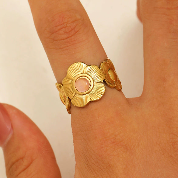 Wholesale Women's Stainless Steel Ring Retro Inlaid Colored Stone Geometric Star Pattern Electroplated