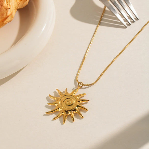 Wholesale Women's Stainless Steel Sunflower Pendant Necklace With Pvd Furnace Vacuum Real Gold Plating