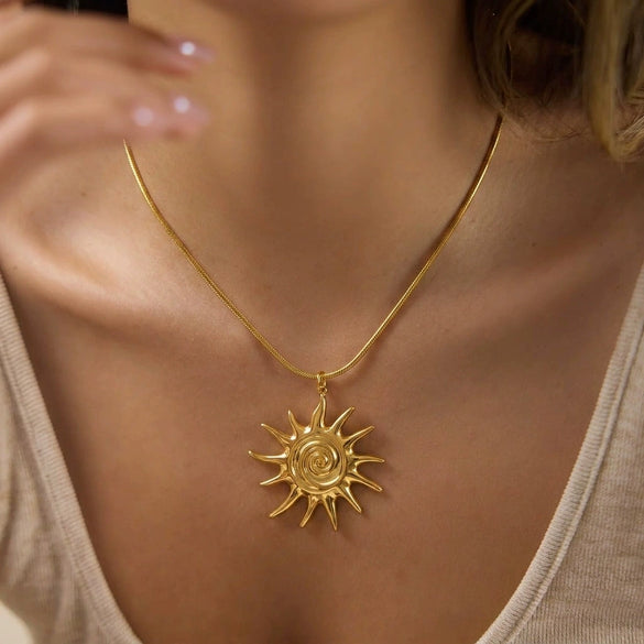 Wholesale Women's Stainless Steel Sunflower Pendant Necklace With Pvd Furnace Vacuum Real Gold Plating