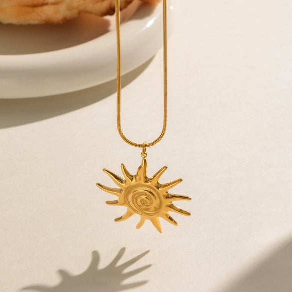 Wholesale Women's Stainless Steel Sunflower Pendant Necklace With Pvd Furnace Vacuum Real Gold Plating