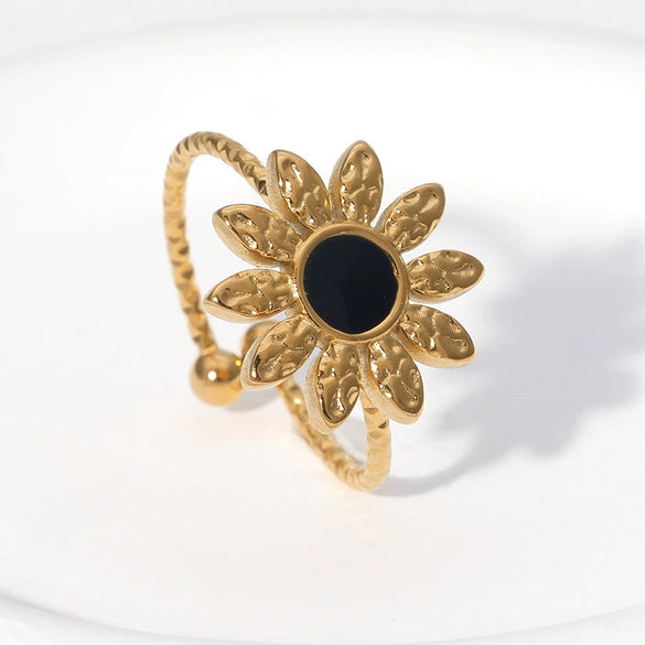 Wholesale Women's Stainless Steel Sunflower Shaped Light Luxury Ring 18K Gold Plated Electroplated