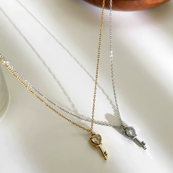Wholesale Women's Stainless Steel Ushaped Geometric Casual Style Polished Plating Love Heart Key Pendant Necklace With Rhinestones