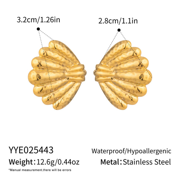 Wholesale Women's Stainless Steel Ushaped Striped Shell Earrings With 18K Gold Vacuum Real Gold Plated In Pvd Furnace Cute Geometric Style